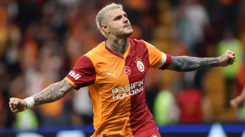 Mauro Icardi marcando un gol con el Galatasaray de Turquía.