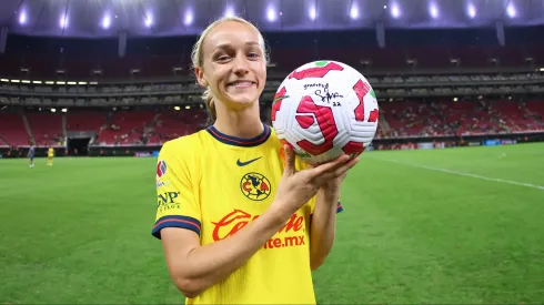 Sarah Luebber en un partido de la Liga MX Femenil con el Club América Femenil.