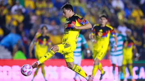 Alexis Gutiérrez en un partido con el Club América, en la Liga MX.