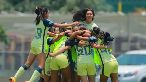 Jugadoras de América Femenil Sub 17 ya se preparan para saltar al terreno de juego ante su similar, Corea del Norte