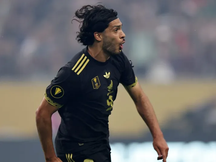 La joya con la que Raúl Jiménez ganó el premio a 'Gol del Año'