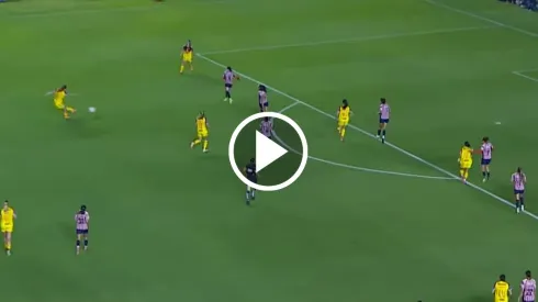 El primer gol de América Femenil ante Chivas.