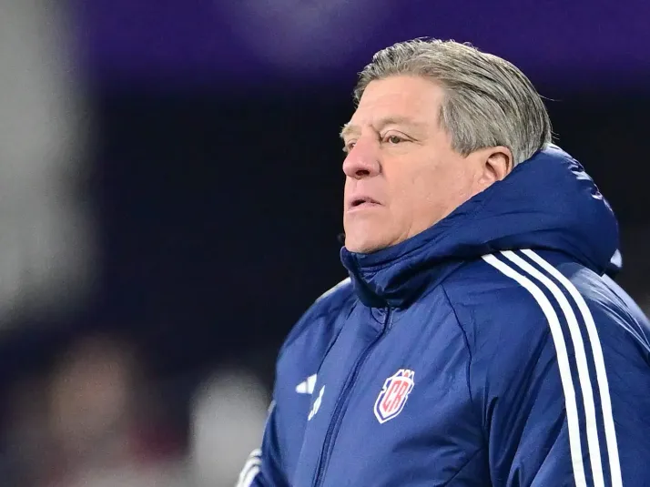 Miguel Herrera regresó a México y dejó entrever su futuro