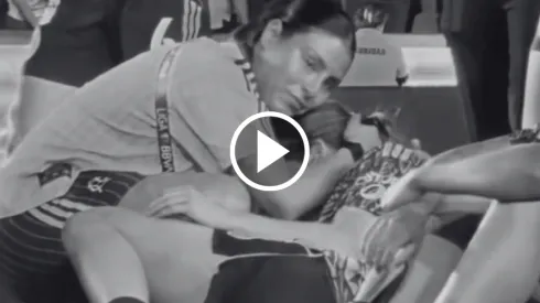 Karen Luna corrió a auxiliar a Nicolette Hernández al término de la Final