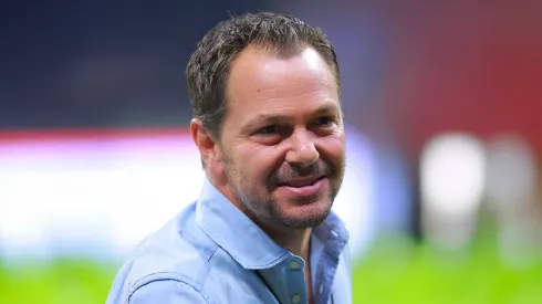 Santiago Baños tiene mucho trabajo por hacer en el mercado invernal.