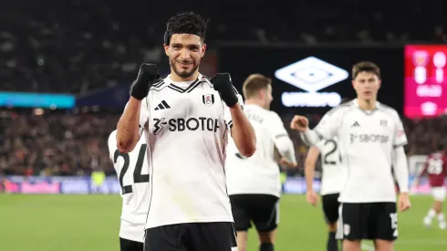 Raúl Jiménez a nada de alcanzar un histórico récord en su carrera profesional