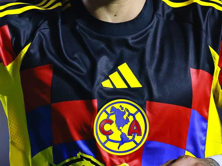 Se fue del América y ahora tiene más tarjetas rojas que goles