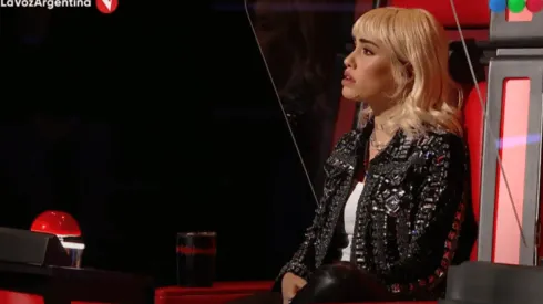 Lali Espósito cantó Nada es para siempre de Fabiana Cantillo en medio del programa (Fuente: YouTube La Voz Argentina)