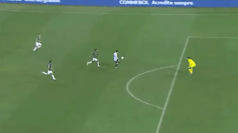 Video: golazo de Leo Messi por arriba del arquero para el 3 a 0