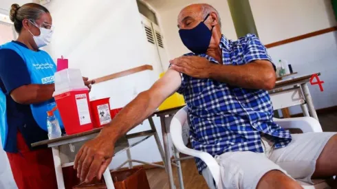 ¿Qué efectos adversos traen las vacunas que se aplican en Argentina? (Getty Images)