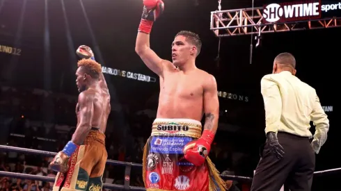 Brian Castaño puede conquistar los cuatro cinturones aunque Charlo no le de la revancha