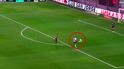 Zuculini está endemoniado: le dio una asistencia bárbara a De La Cruz para el 2 a 0