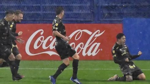 El festejo en el gol de Facundo Farías.