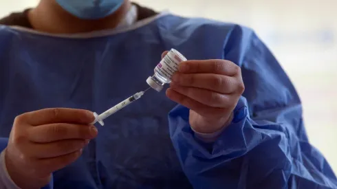 Los casos positivos de COVID-19 son altos pero estables con respecto a días anteriores (Fuente: Getty Images)