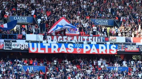 Los hinchas de Paris Saint-Germain en el estadio.