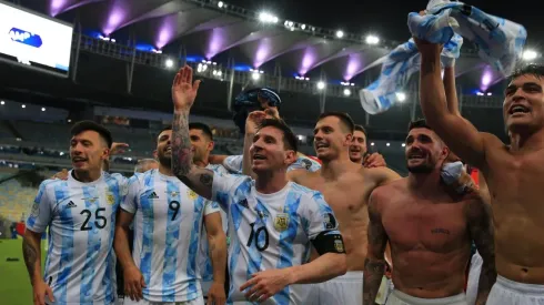 Oficial: los cuatro argentinos que la Premier no deja viajar para las Eliminatorias