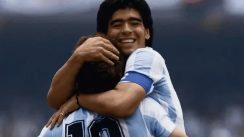 Ruggeri saludó a Diego.