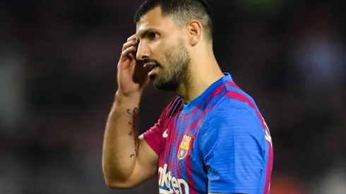 Agüero debió ser reemplazado por Philippe Coutinho en la primera parte. (Getty)