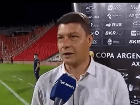 La ironía de Battaglia por la “charla” de Riquelme en el vestuario de Boca