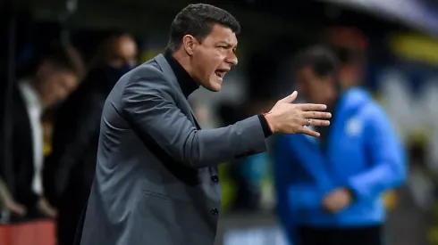 Además de Farías, Battaglia le pidió otros 5 refuerzos de jerarquía a Riquelme