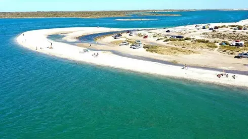 Punta Perdices: el lugar menos conocido del Sur argentino y parecido al “Caribe”