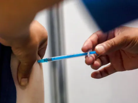 ¿Debo esperar para aplicarme la vacuna de refuerzo si tuve Covid-19?