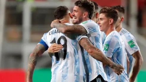 "Sos orgásmico": De Paul subió una foto y sus compañeros de la Selección se la llenaron de comentarios. (Getty Images)