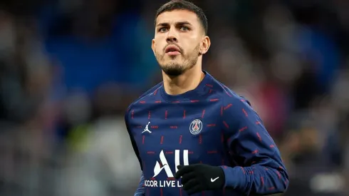 El gesto de Paredes a los hinchas del PSG tras su gol y los silbidos