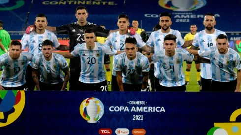 Los 4 suspendidos de Argentina viajaron con el plantel: ¿pueden jugar?