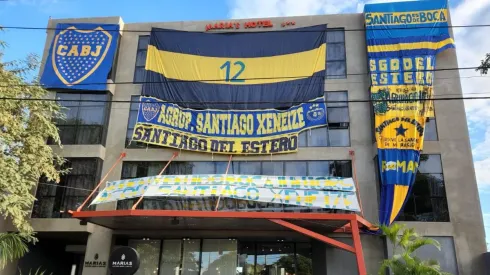 Locura total en la llegada de Boca a Santiago del Estero.