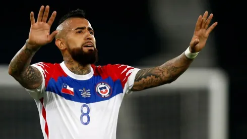 Arturo Vidal negocia para llegar a Boca.