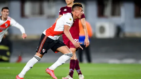 VIDEO | A puro toque y lujo, Braian Romero metió un golazo y River amplió el marcador ante Lanús