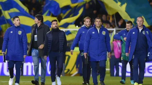 Tras su primer triunfo como DT, Tevez suspendió la conferencia de prensa.