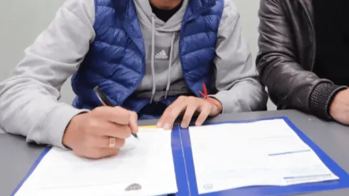 El defensor que firmó contrato con Boca.