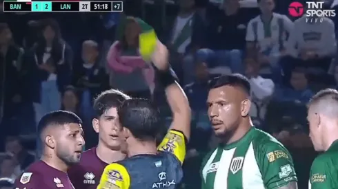 Locura total: la cuádruple sacada de amarillas en Banfield - Lanús