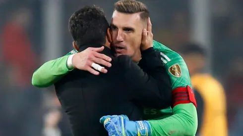 Gallardo y una decisión con Armani.