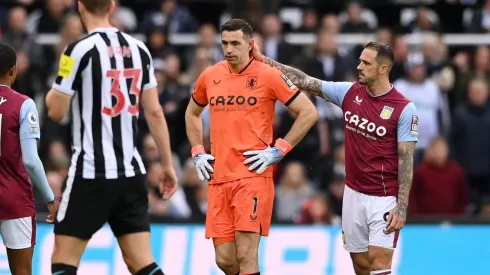 Un alivio para Scaloni: el tuit de Dibu Martínez tras salir lesionado en la Premier League