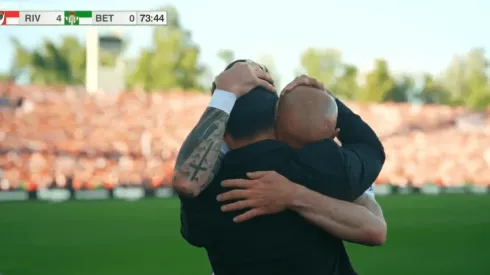 VIDEO | Emocionante: el sentido abrazo entre Pinola y Gallardo tras ser reemplazado en su último partido
