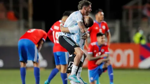 Todo por la cábala: no vas a creer lo que le hizo Papu Gómez a De Paul en esta foto