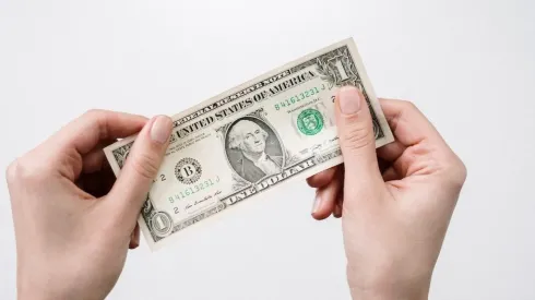 Conoce el extraño billete de 1 dólar que es furor entre los coleccionistas.