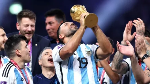 Es tuya, Kun: la imagen de Agüero con la copa que emocionó a todos