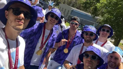 Los futbolistas de la Selección Argentina con el piluso que es furor