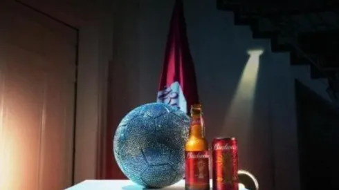 Budweiser regalará cervezas a los hinchas argentinos.