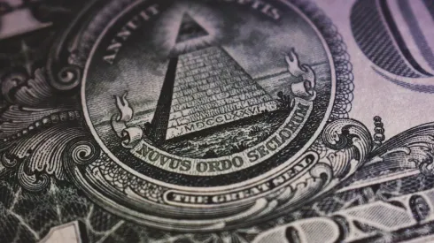 Hay algunos ejemplares de billetes de 1 dólar que se venden por 44 mil pesos.