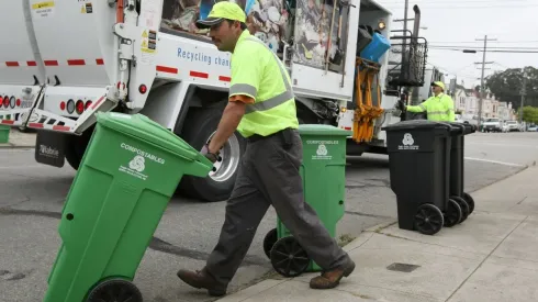 Los servicios públicos funcionarán con distintos horarios este sábado.