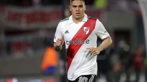 Mientras definen el futuro de Juanfer Quintero, en River le renovaron a Paredes