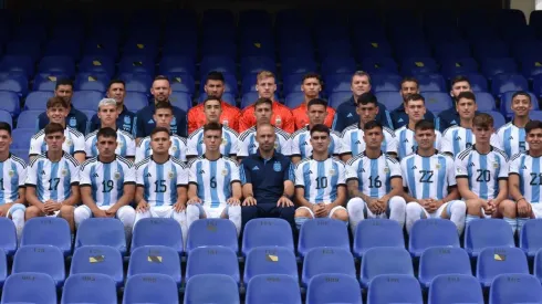 La foto más esperada: la camiseta de la Selección con las 3 estrellas y los números del Sub 20