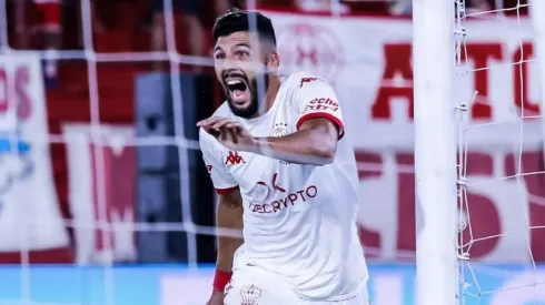 Gabriel Gudiño festejando su tanto.