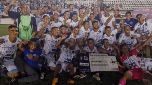 Centro Español celebrando la histórica clasificación.