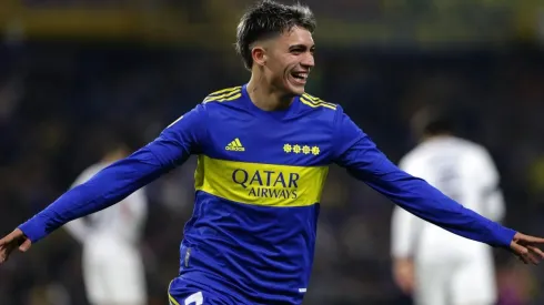 Zeballos festejando un gol con la camiseta de Boca.